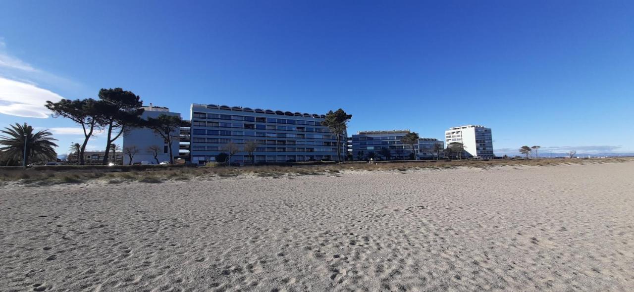 Port Cipriano Sur Les Toits , Vue Panoramique Sur La Mer Saint-Cyprien  Exterior foto